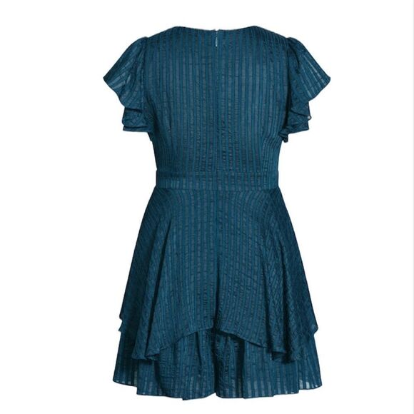 City Chic Plus Size First Date Playsuit Short Ruffle Sleeves V-Neckline XXS/12 - Picture 9 of 9